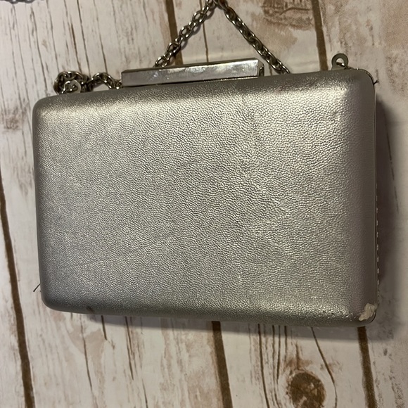 Express Signs Silver Bling Chain Link Crossbody Clutch - Picture 8 of 13